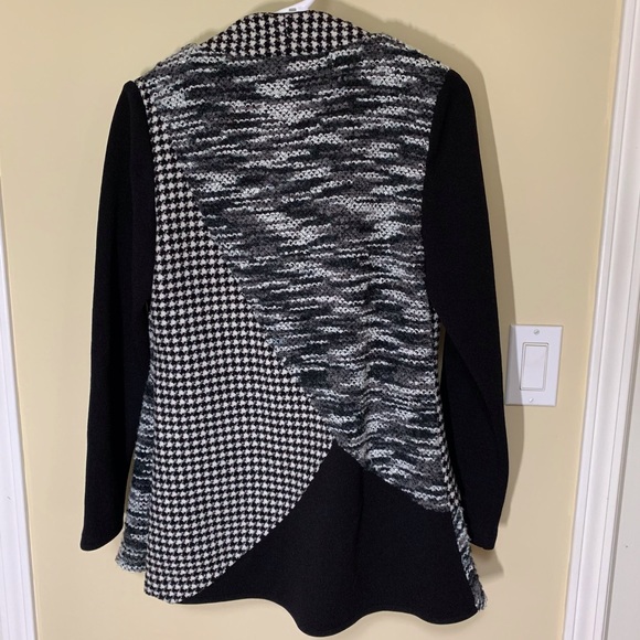 Minkas Mixed Media Blazer - Picture 2 of 10